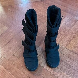 Lemobraza Black High-Top boots with Straps